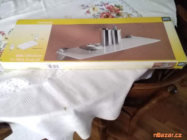 Nová, skleněná polička s nerezovými úchytkami Nová, skleněná polička s nerezovými úchytkami