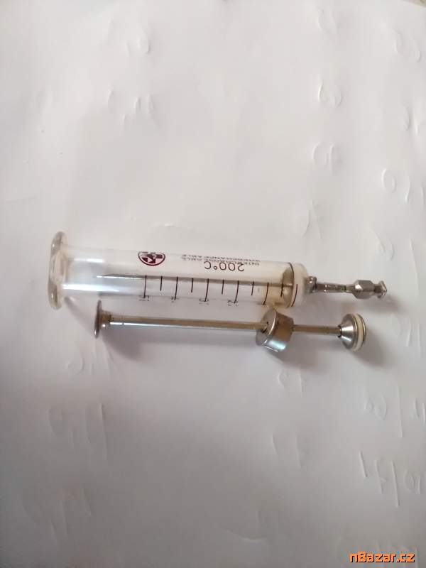 Stará, skleněná stříkačka Stará, skleněná stříkačka