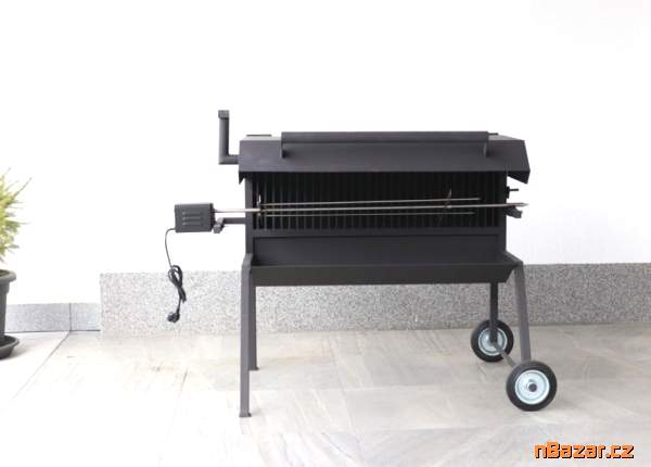 Velký zahradní gril s motorem Velký zahradní gril s motorem