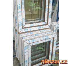 Plastové okno 60x60 zlatý dub
