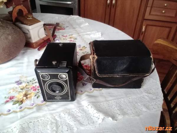 Historický fotoaparát AGFA-BOX s kož.brašnou Historický fotoaparát AGFA-BOX s kož.brašnou