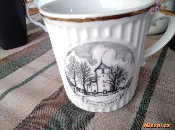 Porcelánový hrnek na čaj nebo kávu