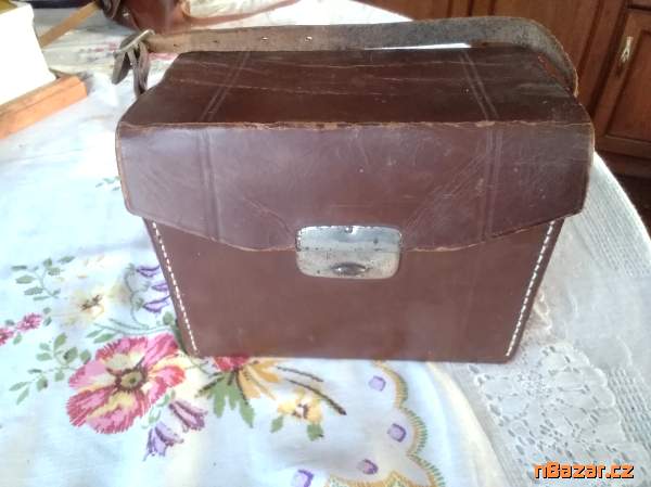 Historický fotoaparát AGFA-BOX s kož.brašnou Historický fotoaparát AGFA-BOX s kož.brašnou