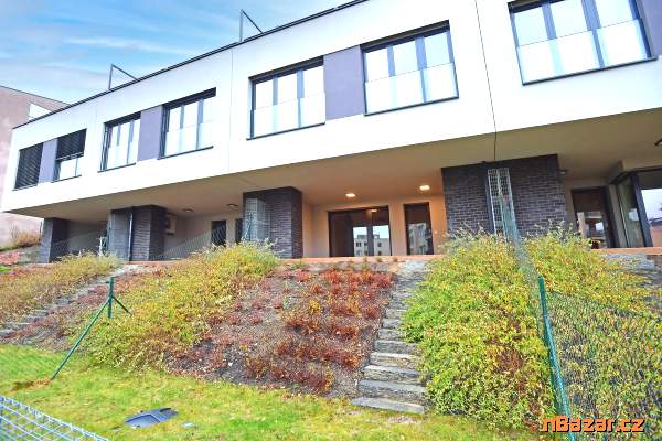 Pronájem rodinného domu 190 m², pozemek 285 m² 
