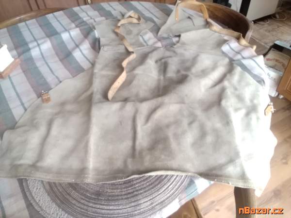 stará, kožená, kovářská zástěra