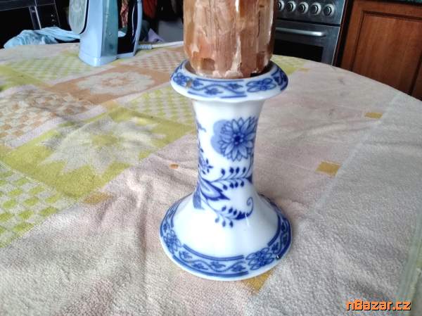 porcelánový svícen s cibulákovou tématikou porcelánový svícen s cibulákovou tématikou