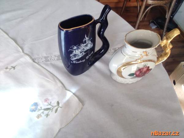 dvě porcelánová pítka dvě porcelánová pítka