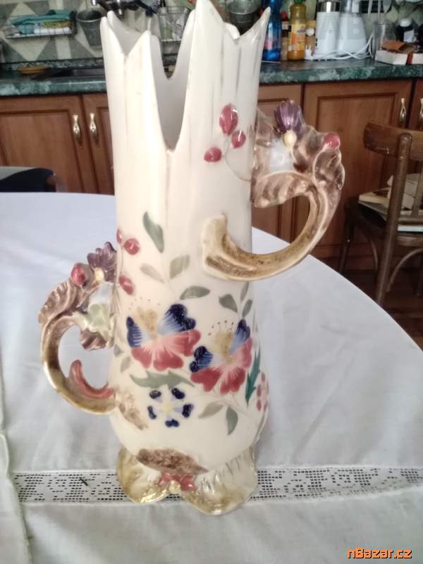 stará, zámecká váza stará, zámecká váza