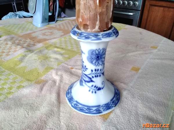 porcelánový svícen s cibulákovou tématikou porcelánový svícen s cibulákovou tématikou