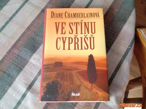 Ve stínu cypřišu