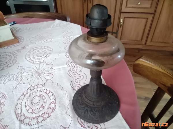 Stará petrolejová lampa
